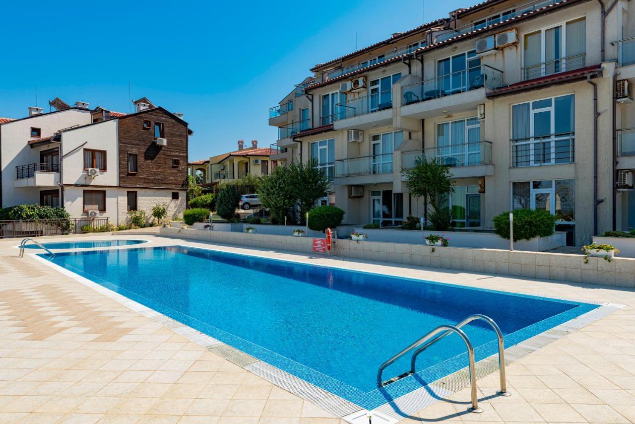 Menada Apolon Apartments Sozopol Extérieur photo