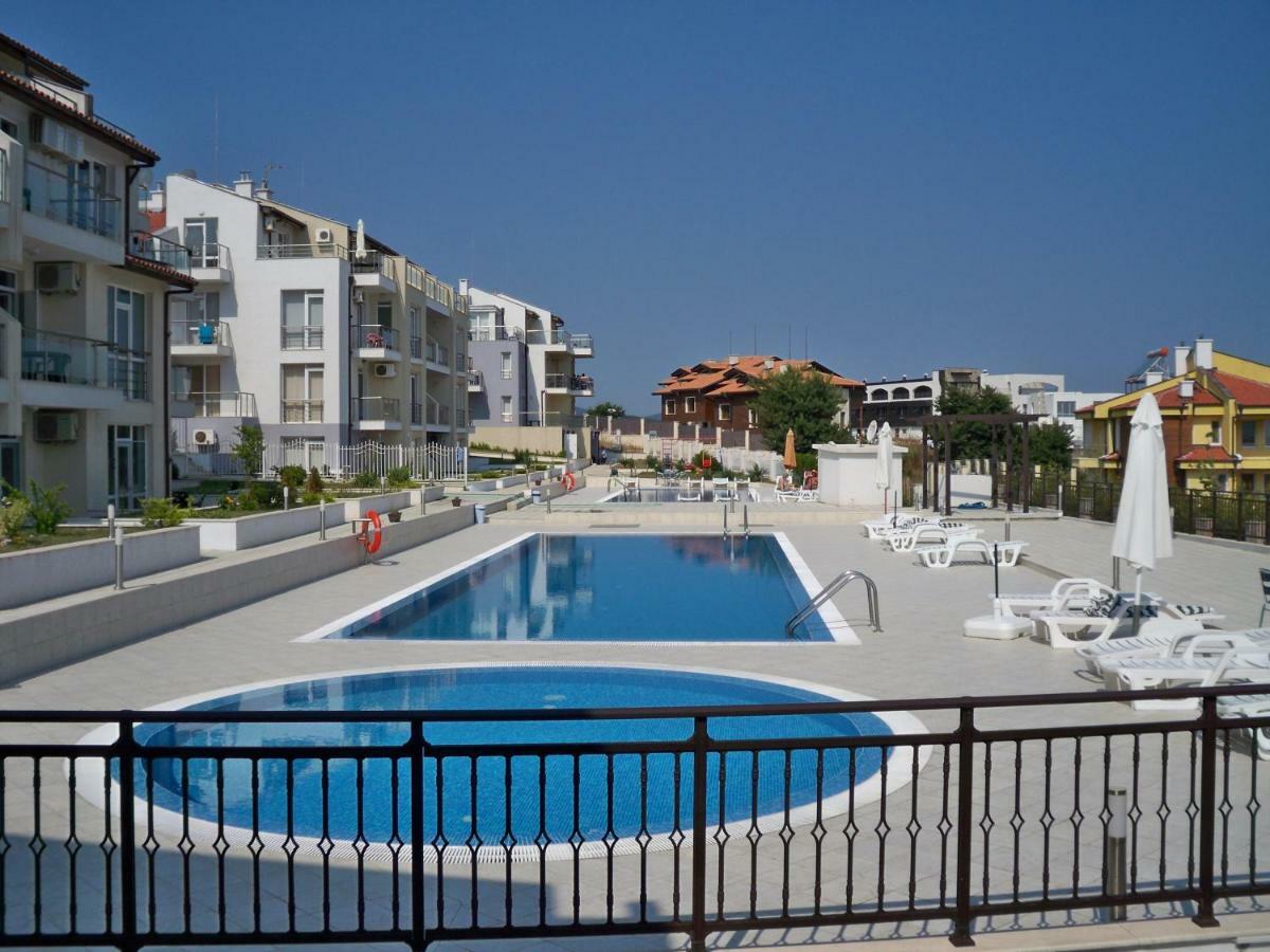 Menada Apolon Apartments Sozopol Extérieur photo